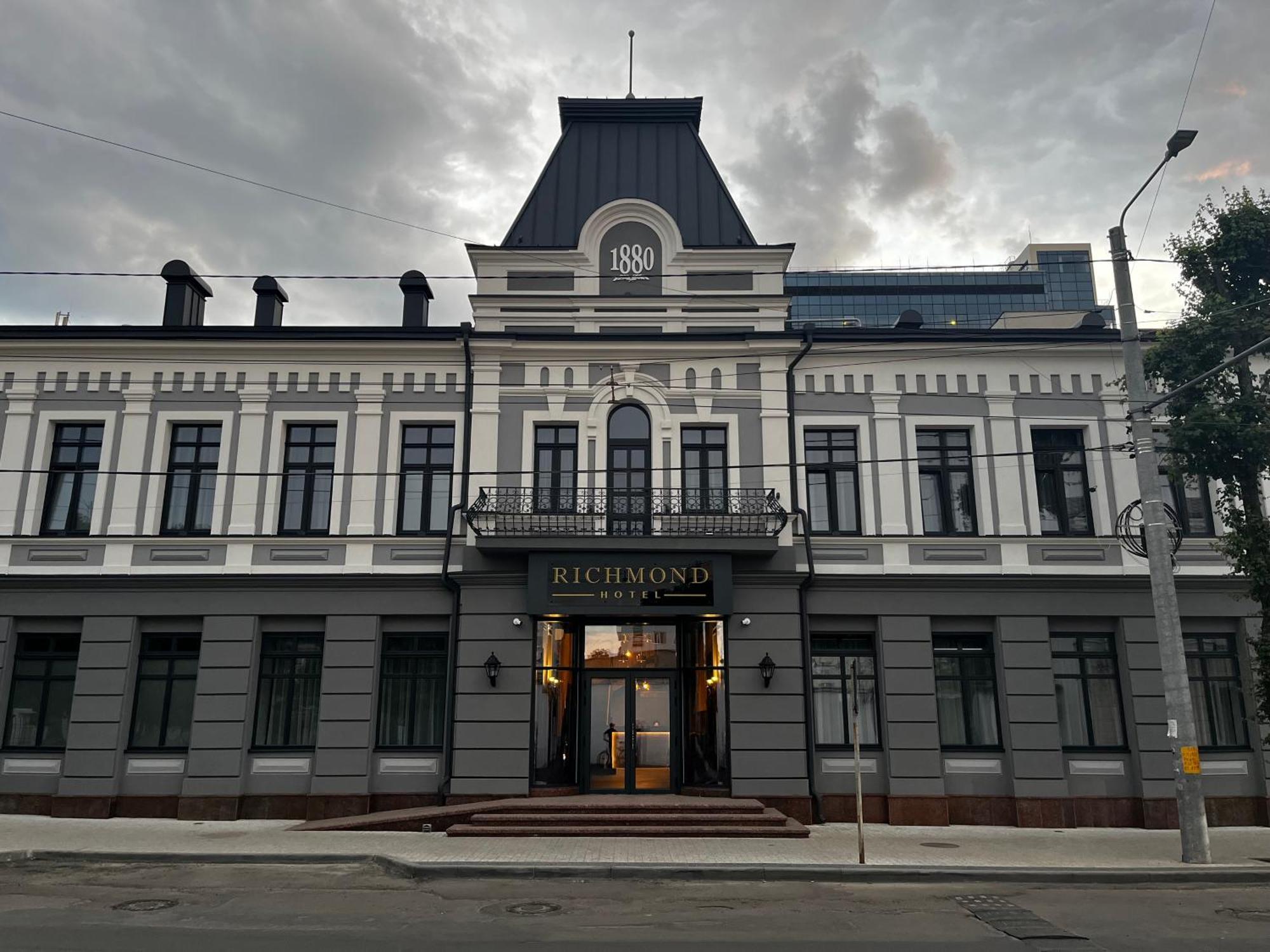 Richmond Hotel Chisinau Exterior foto